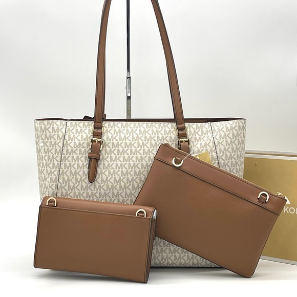 Michael Kors Large Charlotte 3 in 1 Tote Bag - Picture 4 of 14